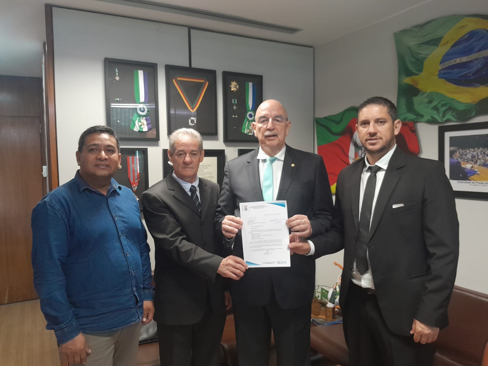 VICE-PREFEITO E VEREADORES BUSCAM RECURSOS EM BRASÍLIA
